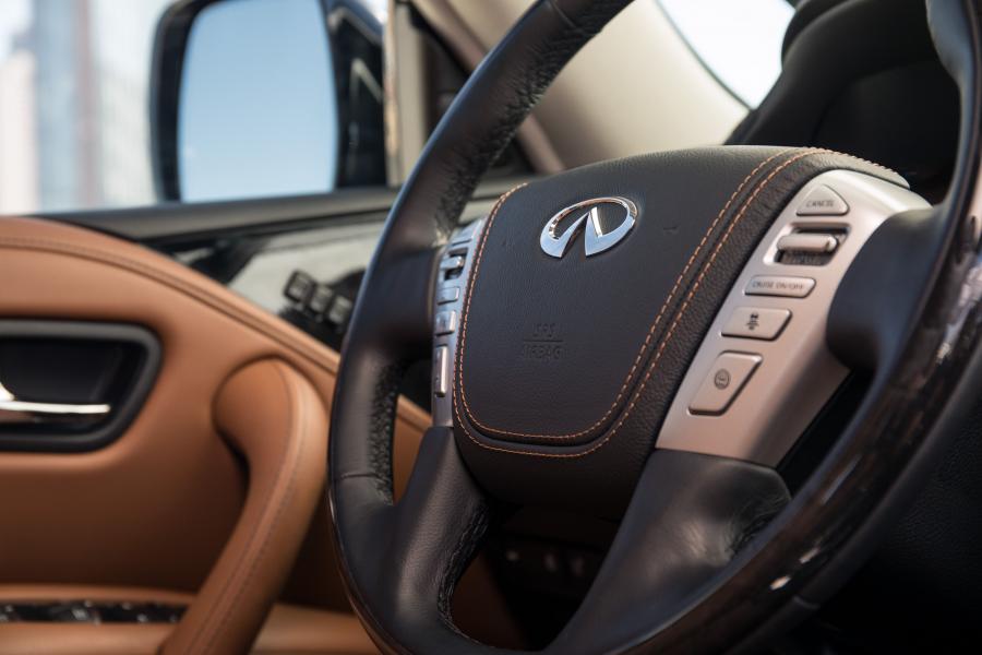 Детали интерьера Infiniti QX80 5.6 2018 года  (фото 55 из 117)